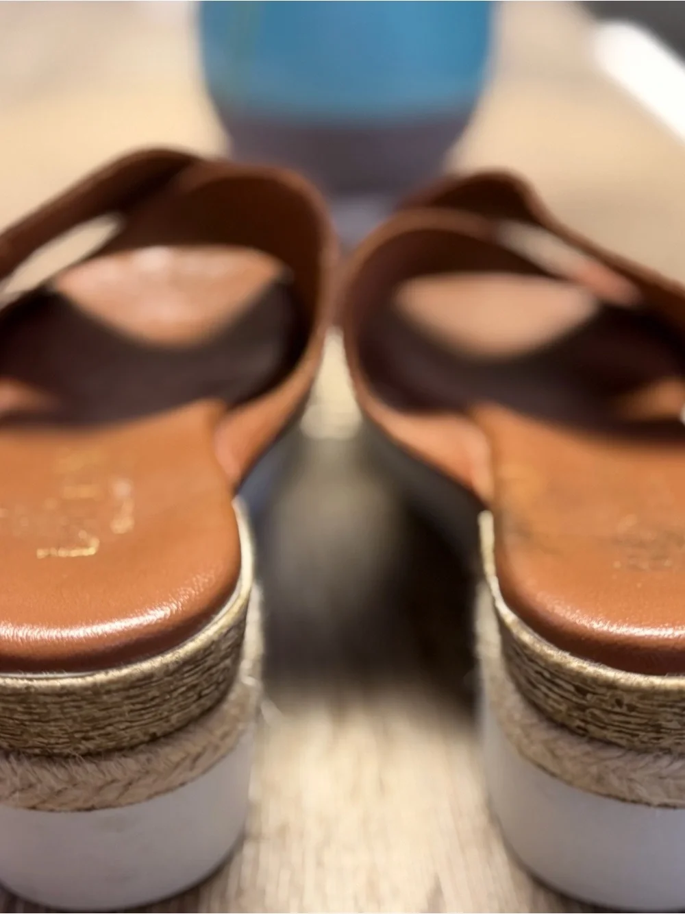 Bertuchi Spain Leather Cross-Band Wedge Sandals Womens Size 8 Brown Slide Mules